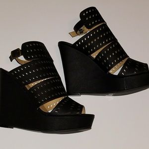 CHINESE LAUNDRY LOS ANGELES WEDGES
